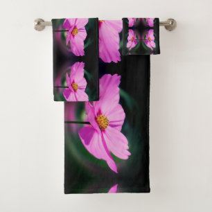 Single Pink Cosmos Flower Abstract Pattern    Bath Towel Set