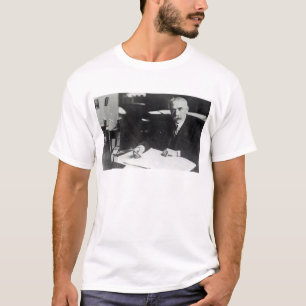 Sir Edward Elgar work on one  orchestral scores T-Shirt