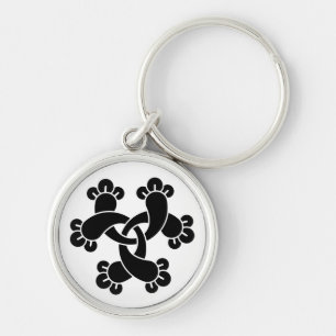Six interlocking cloves keychain