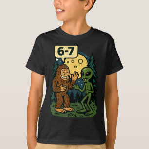 Six Seven Funny Bigfoot And Alien 67 Viral Meme Sa T-Shirt