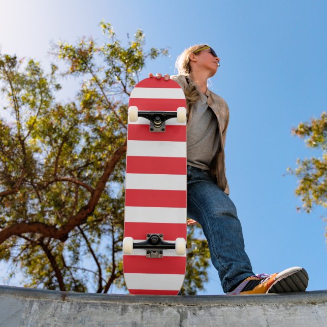 Skateboard (Outdoor 1)
