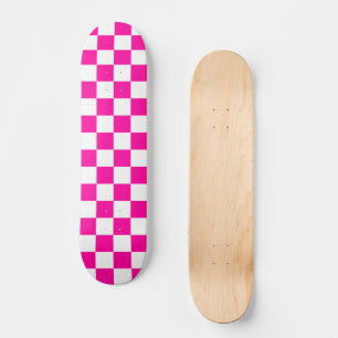 Skateboard à damiers rose et blanc