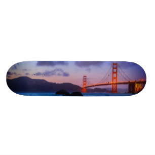 Skateboard Après coucher du soleil à la plage de Baker