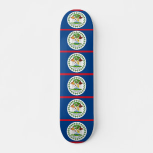 Skateboard avec drapeau du Belize