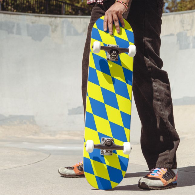 Skateboard Blue Yellow Harlequin Checkered Design  (Créateur téléchargé)