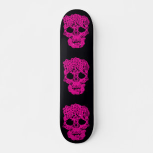 Skateboard Carton au crochet rose.