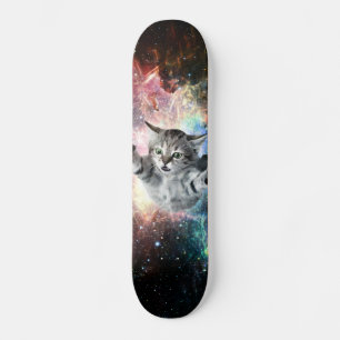Skateboard Chat drôle dans l'espace
