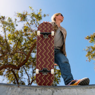 Skateboard chevron zigzag aux tons Brown et rouges