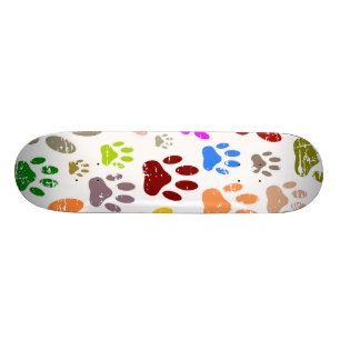 Skateboard Chien en en couleur en état de détresse