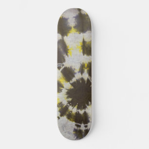 Skateboard Composition #2 en colorant de cravate par Michael