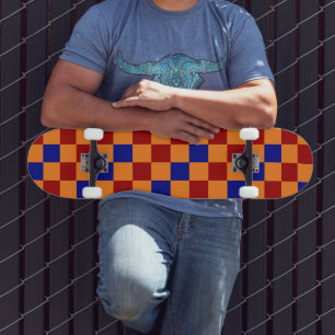 Skateboard Conception de motif à carreaux rouge orange bleu