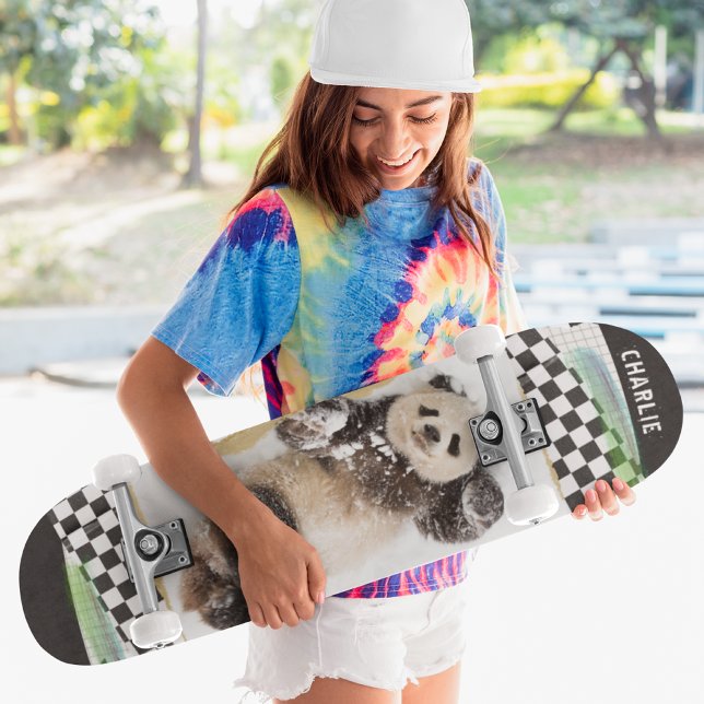 Skateboard Cute Panda À damiers Modern Collage Nom personnali (Créateur téléchargé)