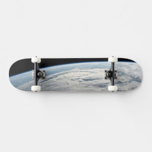 Skateboard Cyclone Tropical Idai Au-Dessus De La Côte D'Afriq