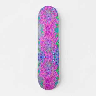 Skateboard Dahlia en fleurs artistique rose bleu et violet co
