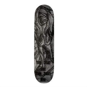 Skateboard dame de pose noire et blanche d'art abstrait rétr