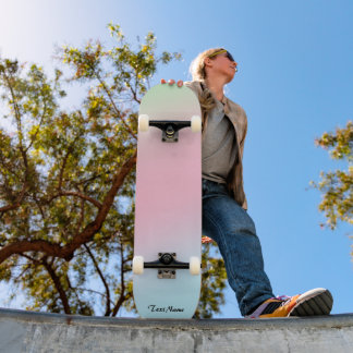 Skateboard dégradé coloré d'aquarelle Nom personnalisé
