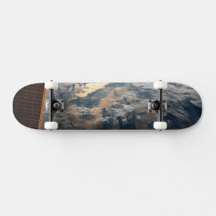 Skateboard Des Poutres Sunglint Au Large De La Mer Des Célèbe
