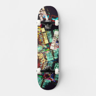 Skateboard Double exposition, enseignes de casino, Las Vegas,