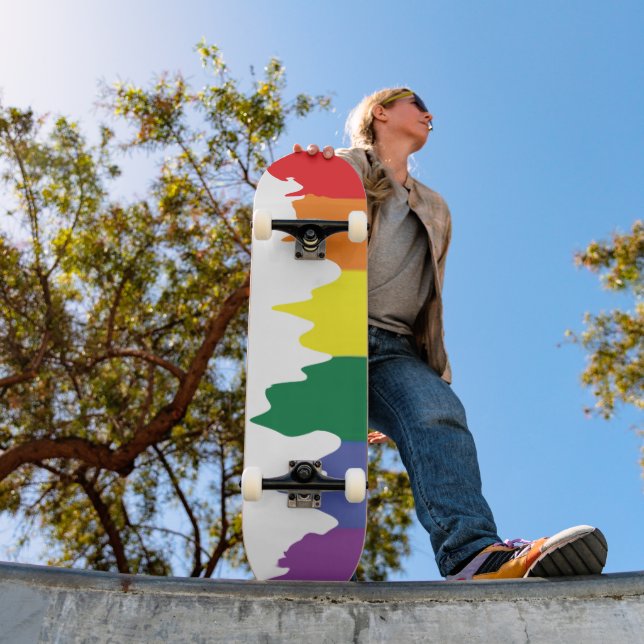 Skateboard Drapeau arc-en-ciel gay pride à la peinture (Extérieur 1)