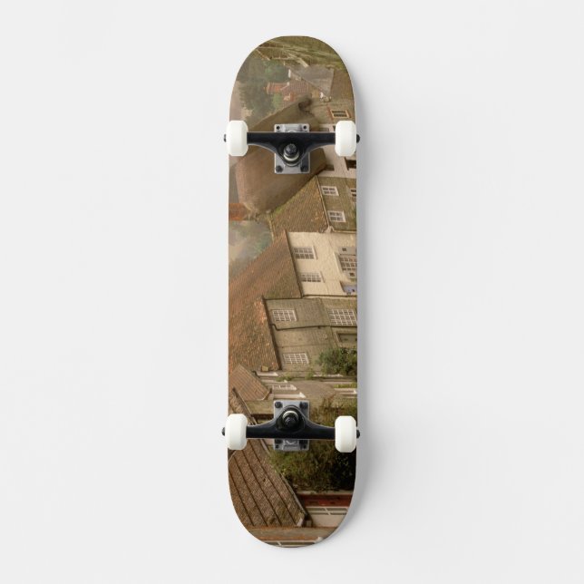 Skateboard Europe, Angleterre, Dorset, Shaftesbury. Piste d'o (Recto)