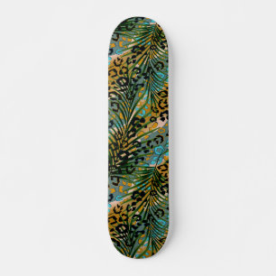 Skateboard Feuilles de palmiers sur un arrière - plan léopard