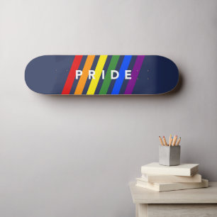 Skateboard FIDE Diagonal LGBT Rainbow Stripes sur Navy Blue