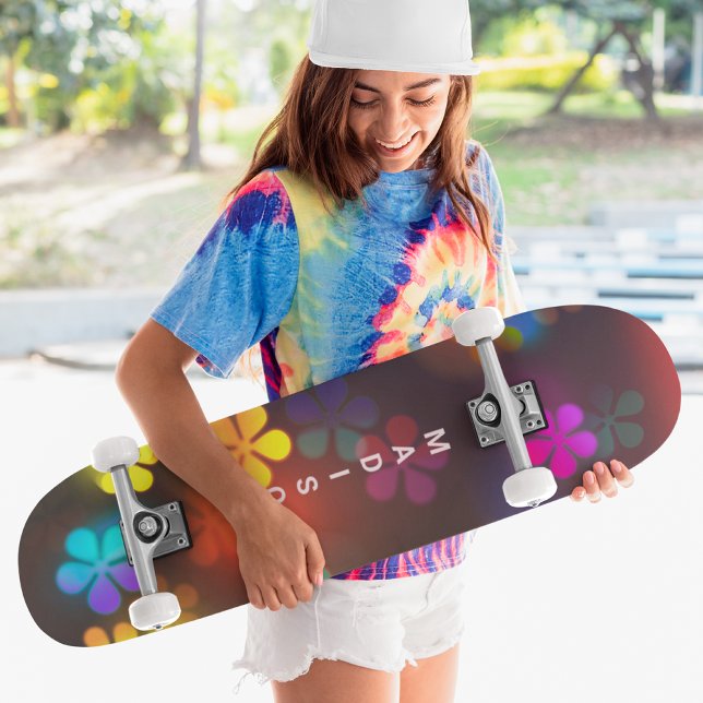 Skateboard Fille colorée Floral personnalisé Nom personnalisé (Créateur téléchargé)