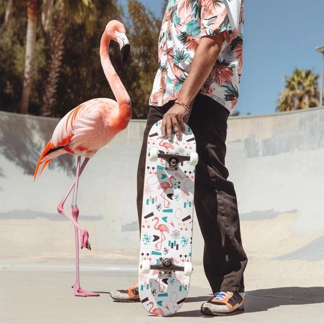 Skateboard Flamant rose rétro des années 50 (Créateur téléchargé)