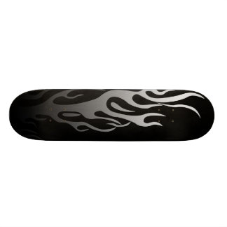 Skateboard flamme foncée