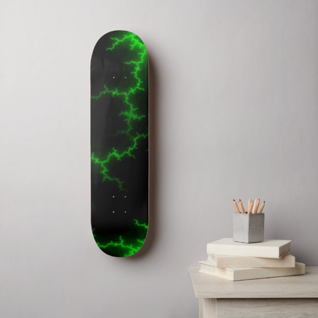Skateboard Frappes de foudre verte Alien en Pitch noir (Art mural)