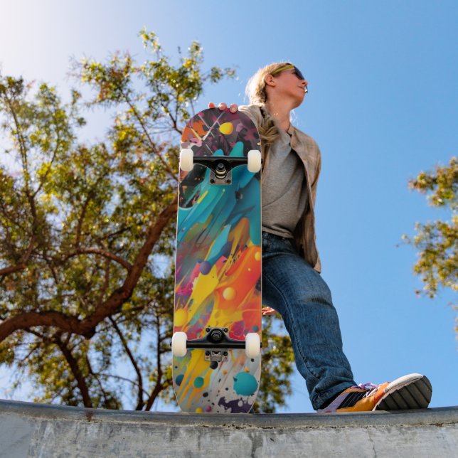Skateboard Graffiti éclaboussé de chaos vif (Extérieur 1)