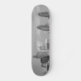 Skateboard gratte-ciel de Philly noir et blanc