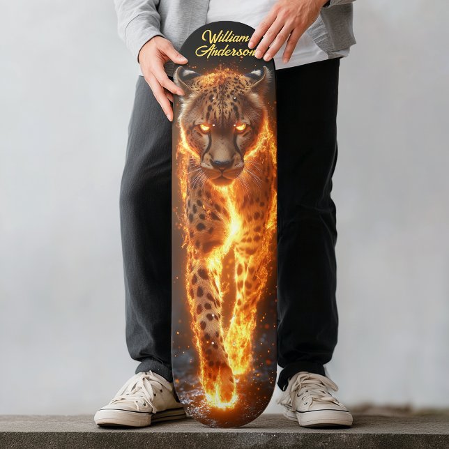 Skateboard Guépard Brûlant Lumineux (Fiery Glowing Cheetah Skateboard)