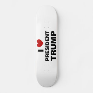 Skateboard J'aime le président Trump Heart