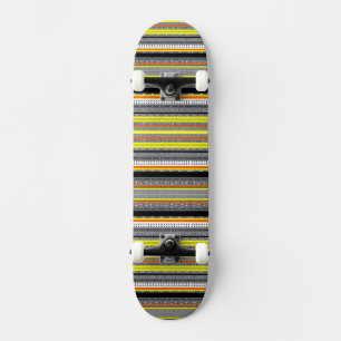 Skateboard Jolis motifs aztèques gris jaune orange