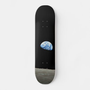Skateboard la terre de l'univers lune