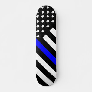 Skateboard Le drapeau noir et blanc mince de Blue Line USA