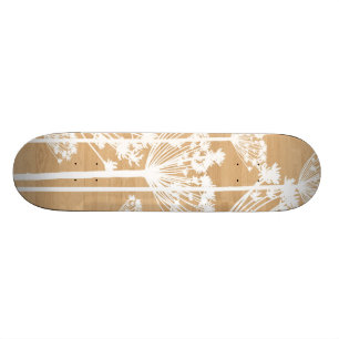 Skateboard Le souhait en bois d'arrière - plan fleurit le