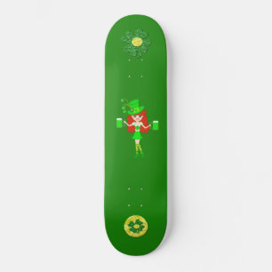 Skateboard Leprechaun fille à tête rouge de St Pat's Day