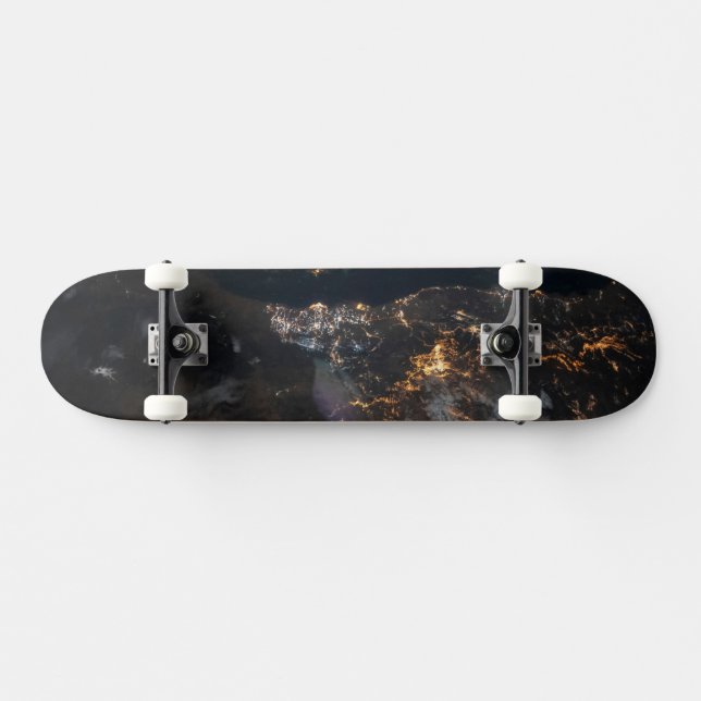 Skateboard Les Lumières De La Ville De Jazan Et De Ses Banlie (Horz)