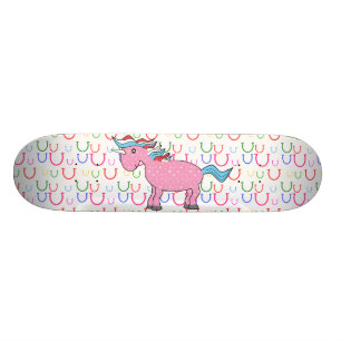Skateboard Licorne rose avec les étoiles blanches