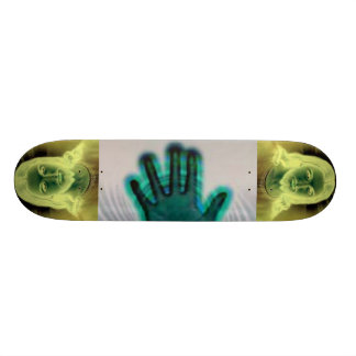 SKATEBOARD MAIN D'UN DIEU