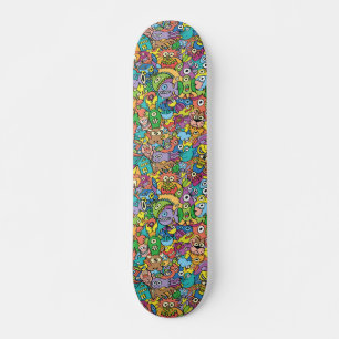 Skateboard Mélange de doodles drôles dans un motif de carnava