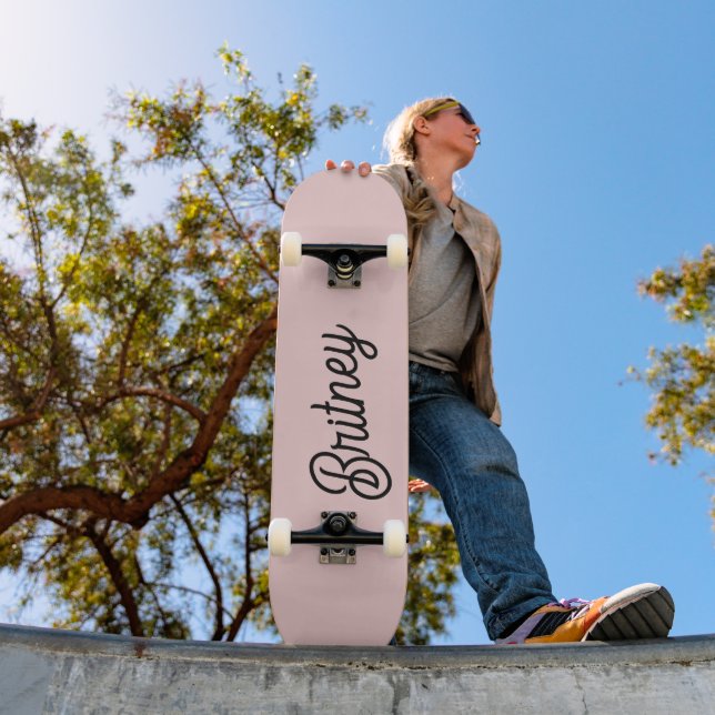 Skateboard Monogramme et nom rose pâle moderne (Extérieur 1)