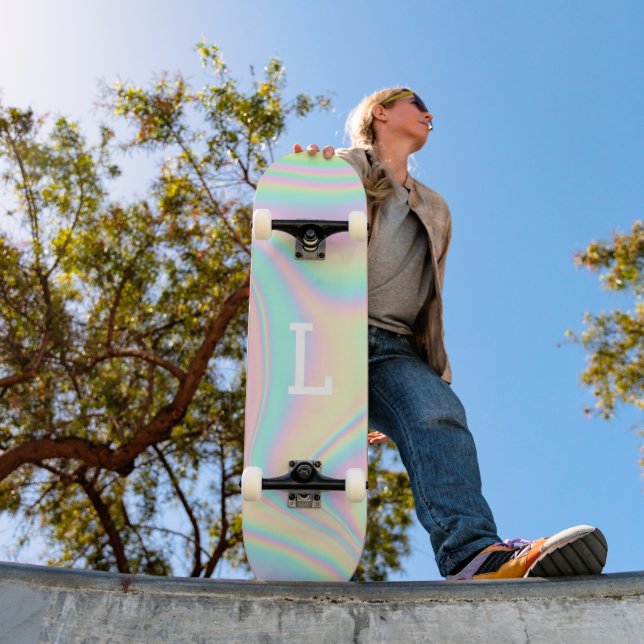 Skateboard Monogramme Moderne Arc-en-ciel Féminin Élégant (Extérieur 1)