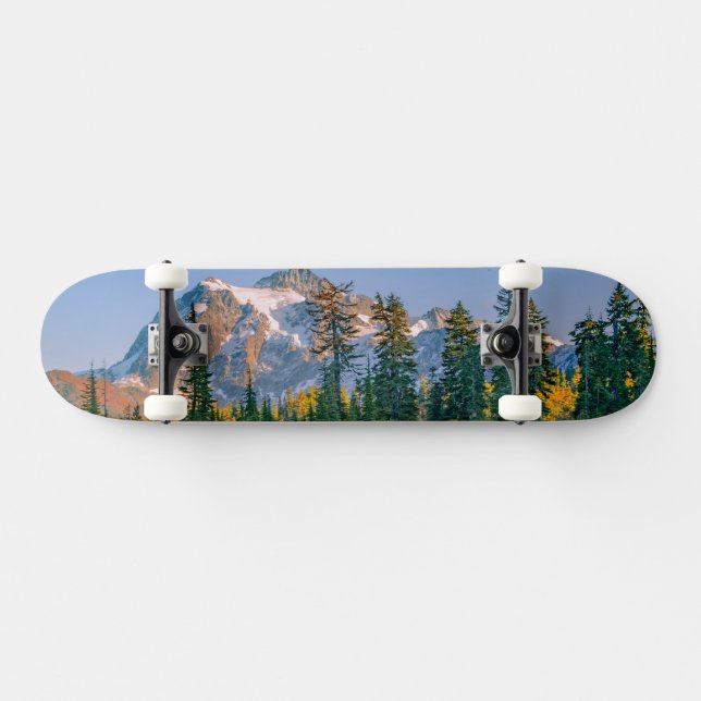 Skateboard Mont Shuksan reflété dans le lac Reflection (Horz)