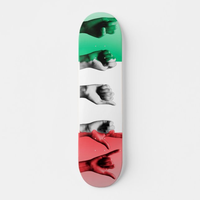 Skateboard Mot Italie au-dessus du drapeau italien (Devant)