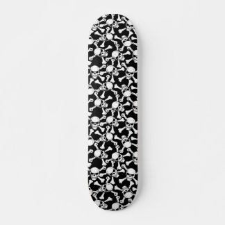 SKATEBOARD MOTIF DE CRÂNES GOTHIQUES ET D'OS CROISÉS