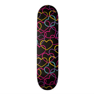 Skateboard Motif de Valentine avec des coeurs de couleur
