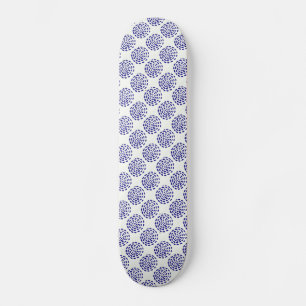 Skateboard Motif indigo bleu foncé rayé sur blanc